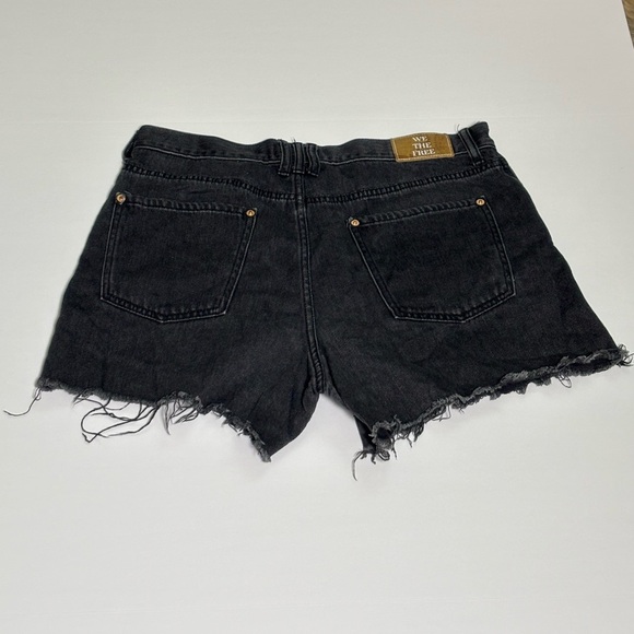 Free People We The Free Black Ivy Mid Rise Short- 32 - Picture 4 of 5